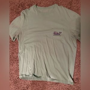 Vineyard vines t shirt
